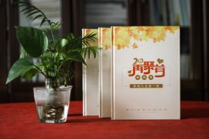 青春不散場(chǎng)同學(xué)聚會(huì )紀念冊定制-老同學(xué)再聚首相冊影集