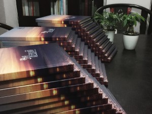 畢業(yè)20年同學(xué)師生聚會(huì )畫(huà)冊影集制作-同學(xué)會(huì )留念冊-四川省商務(wù)學(xué)校