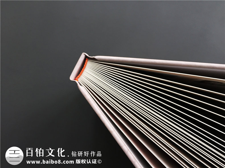 一場(chǎng)難得的老同學(xué)聚會(huì )活動(dòng) 一次同學(xué)聚會(huì )紀念冊制作的步驟！