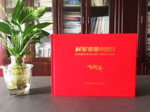 運動(dòng)員會(huì )議活動(dòng)紀念相冊設計-奧運冠軍團隊全國比賽巡演畫(huà)像冊策劃