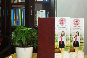 學(xué)生畢業(yè)紀念冊制作 定格校園記憶紀念同學(xué)友誼！